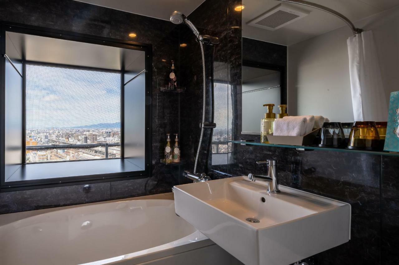 Hotel Wbf Shin-Osaka Skytower Bagian luar foto