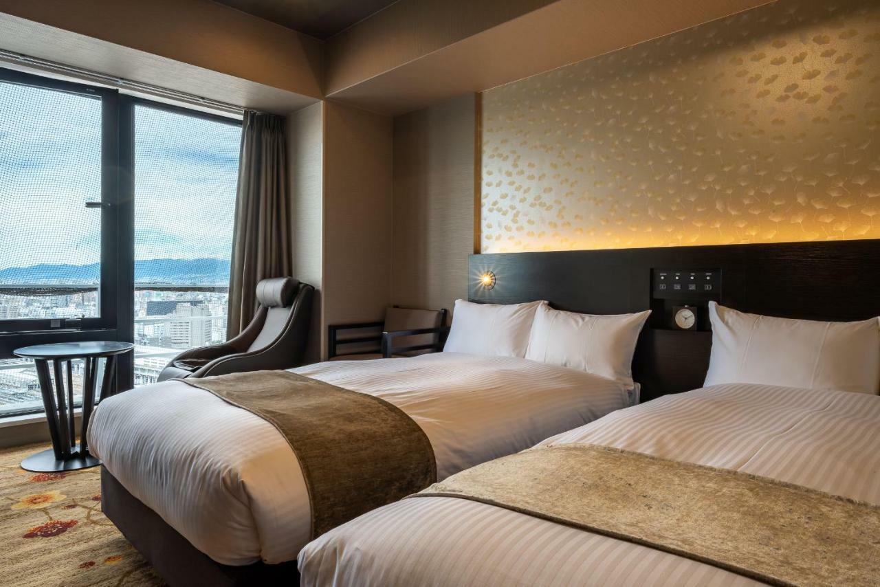 Hotel Wbf Shin-Osaka Skytower Bagian luar foto