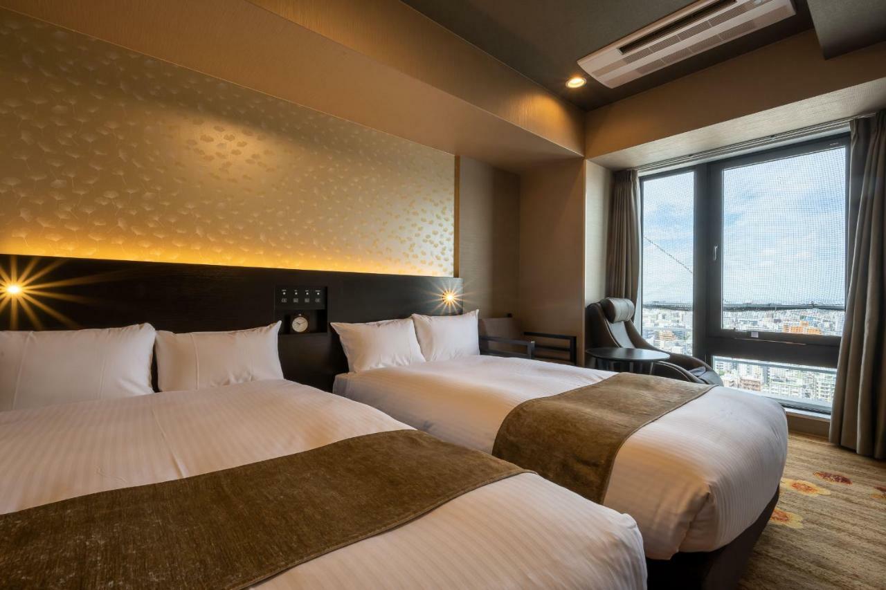 Hotel Wbf Shin-Osaka Skytower Bagian luar foto