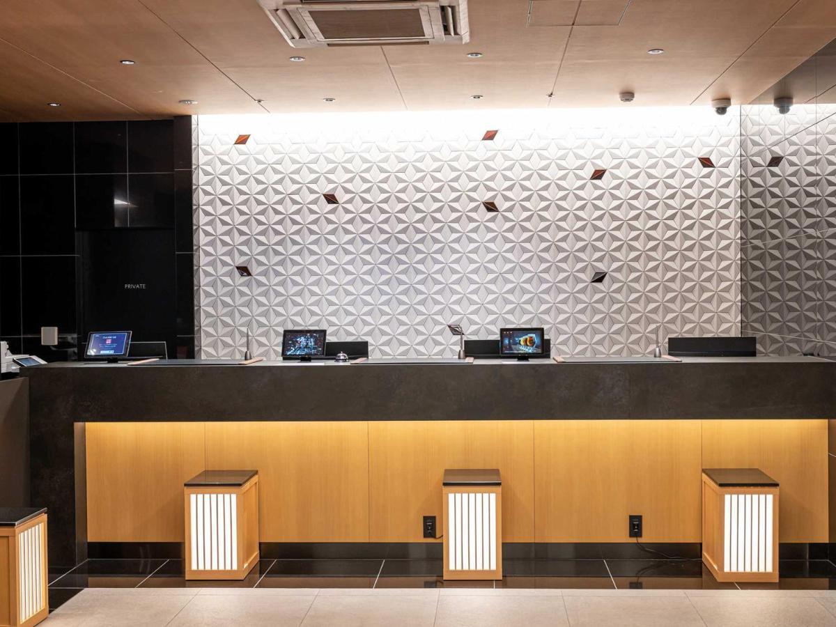 Hotel Wbf Shin-Osaka Skytower Bagian luar foto