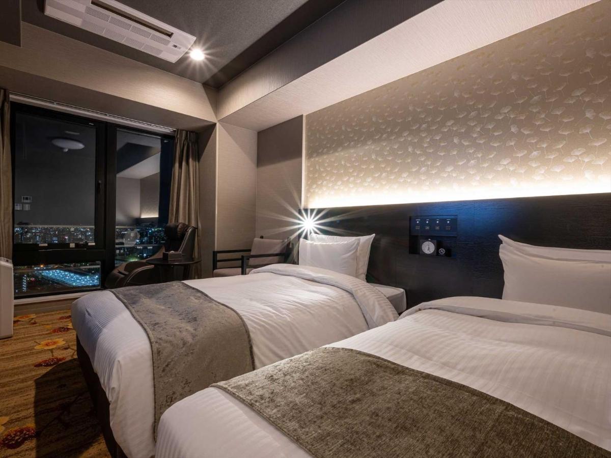 Hotel Wbf Shin-Osaka Skytower Bagian luar foto